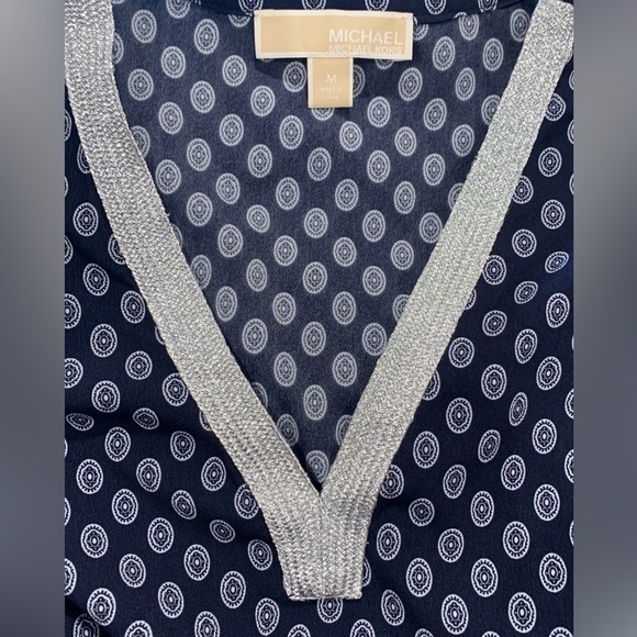 Michael Kors Women’s Open V-Neck Tunic, Blue w/Circle Pattern, Smocking, Size M - Picture 3 of 10